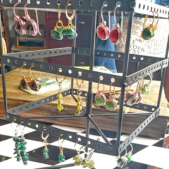 Alquimia Gold and Green Earrings - Picture 3 of 8